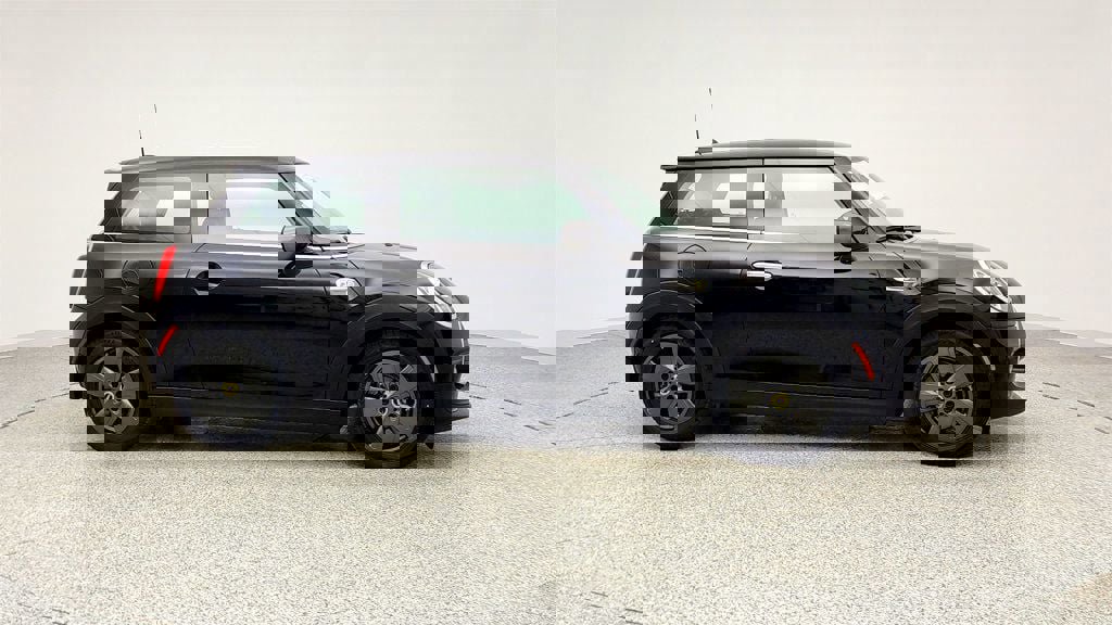 Used 2021 MINI Cooper SE w/ 6.5" Touchscreen Package image 4