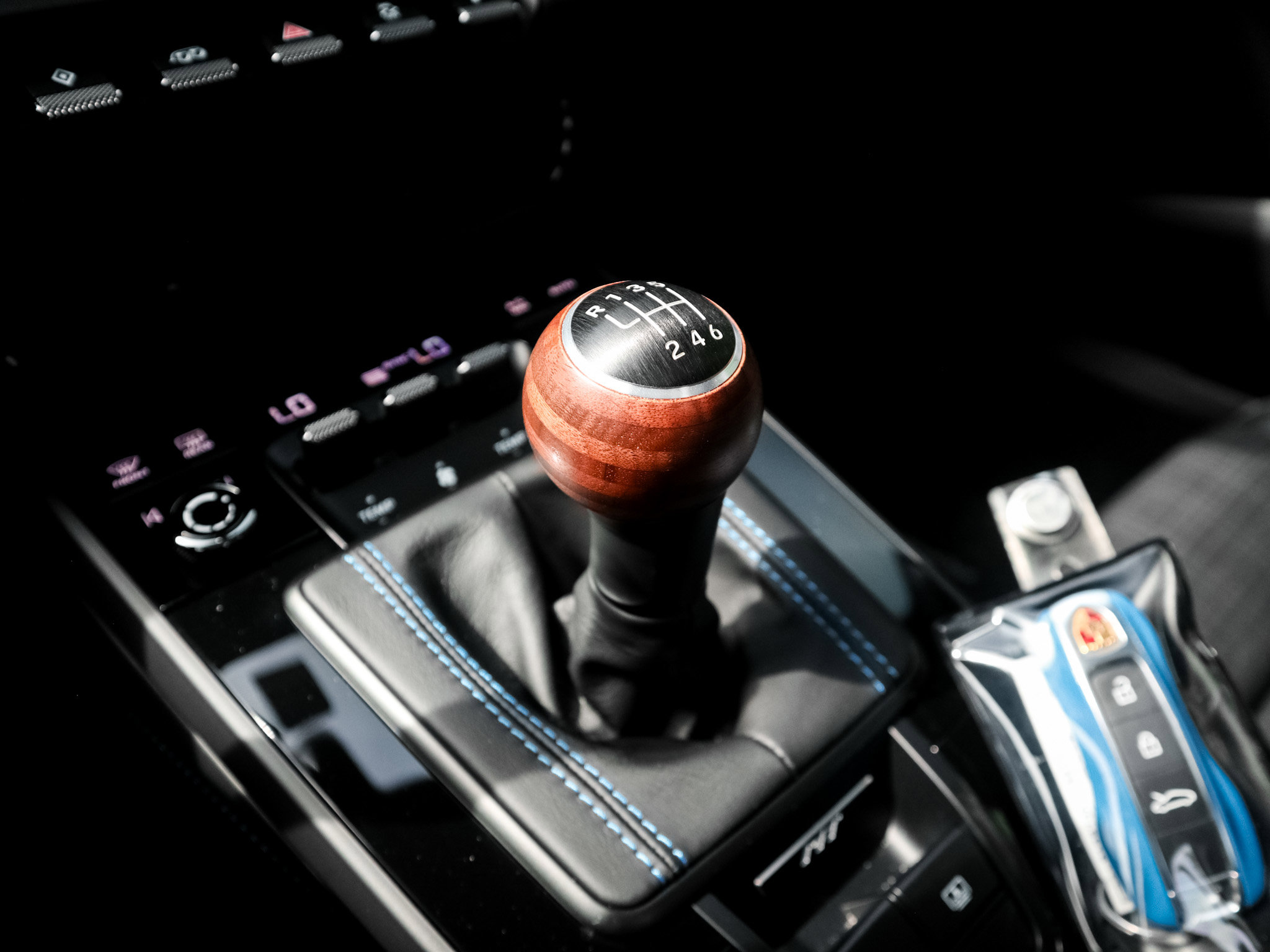 Used 2025 Porsche 911 Carrera T RWD image 26