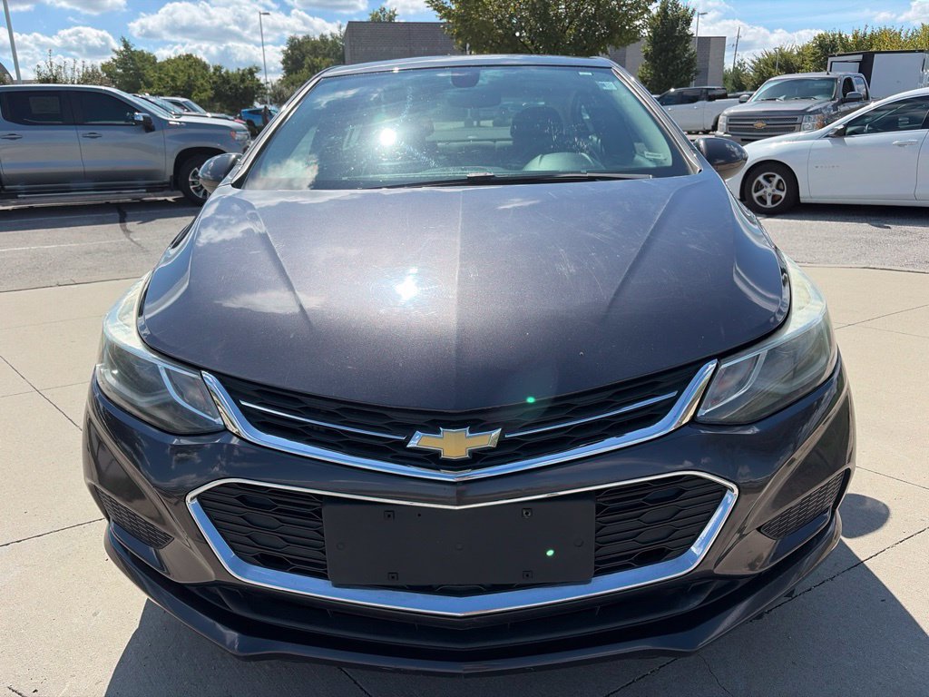 Used 2017 Chevrolet Cruze LT FWD image 3