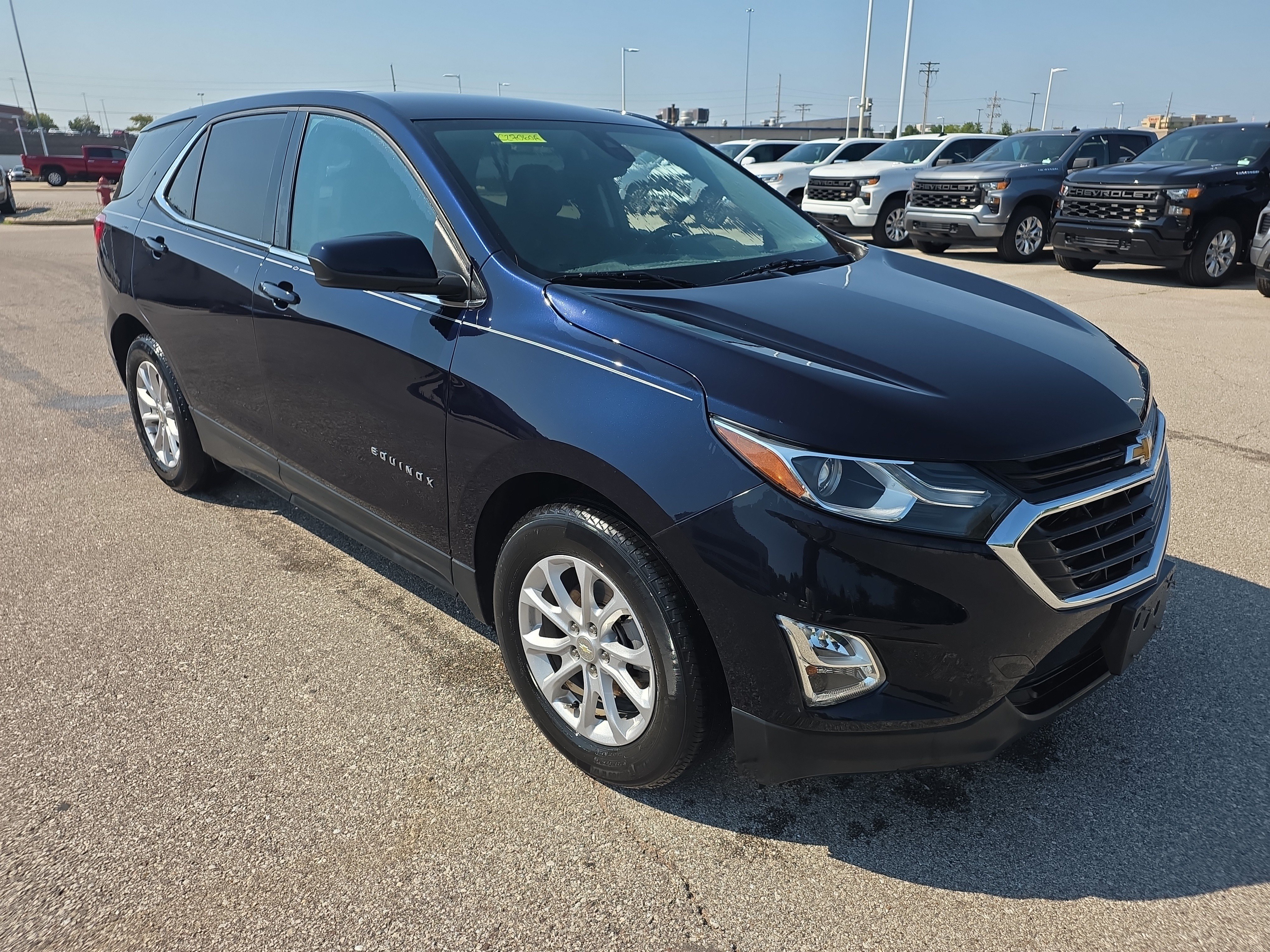 Used 2020 Chevrolet Equinox LT FWD image 2