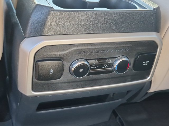 Used 2024 Ford Expedition XLT AWD/4WD image 33