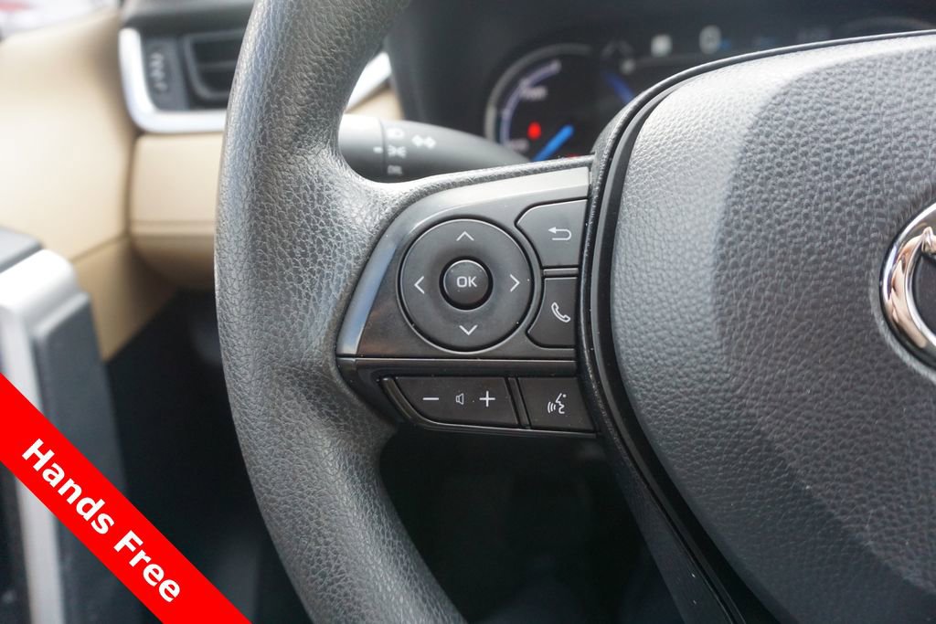 Used 2025 Toyota RAV4 LE image 4