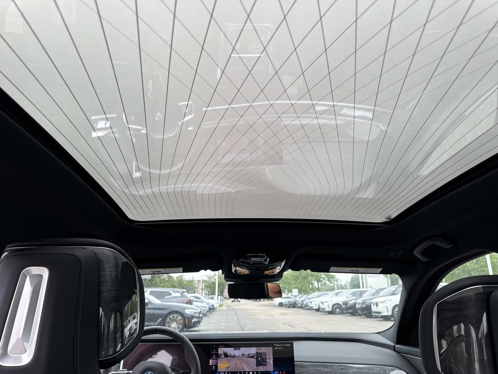 New 2025 BMW i7 xDrive60 AWD/4WD image 19