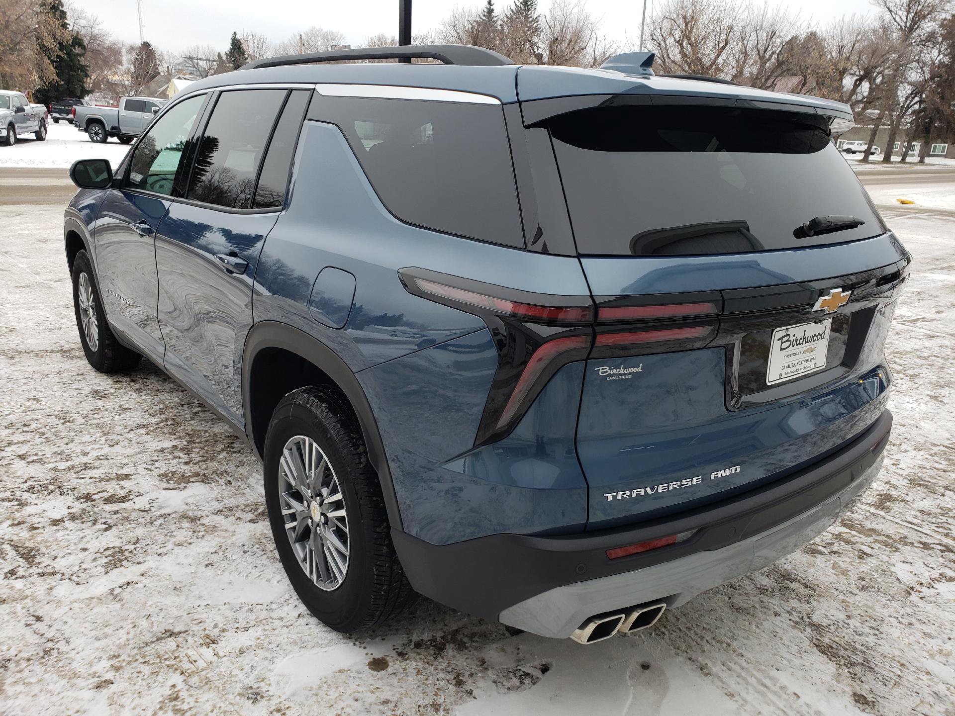 Used 2025 Chevrolet Traverse LT image 6