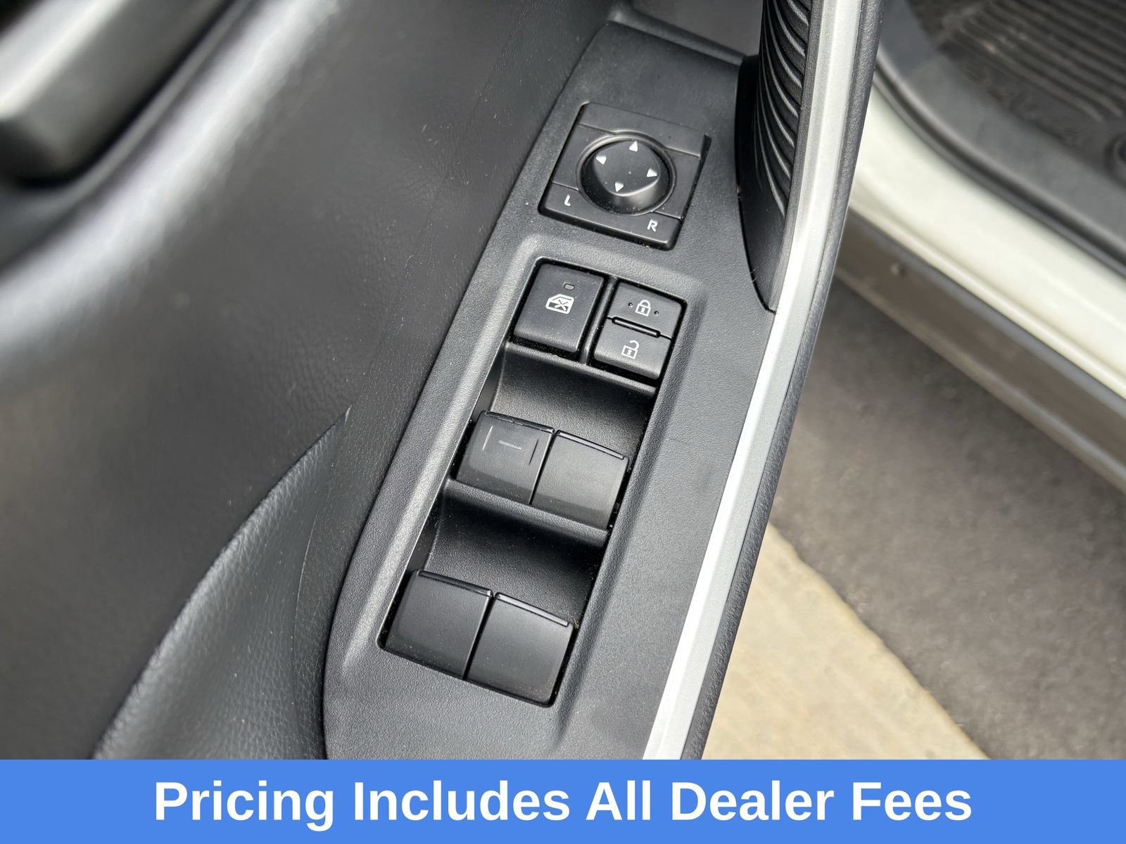 Used 2024 Toyota RAV4 LE FWD image 31