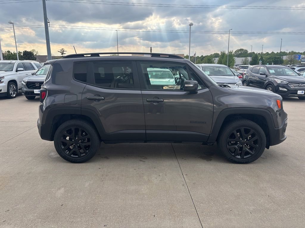 Used 2018 Jeep Renegade Altitude AWD/4WD image 4