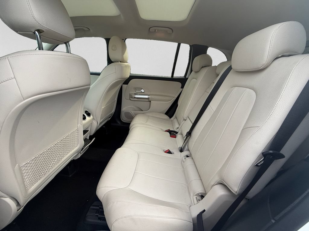 Used 2023 Mercedes-Benz GLB 250 w/ Premium Package image 28