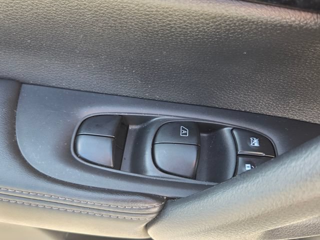 Used 2020 Nissan Rogue SL FWD image 34
