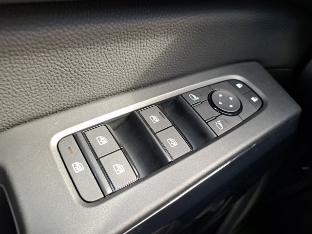 Used 2026 Nissan Pathfinder SV FWD image 23