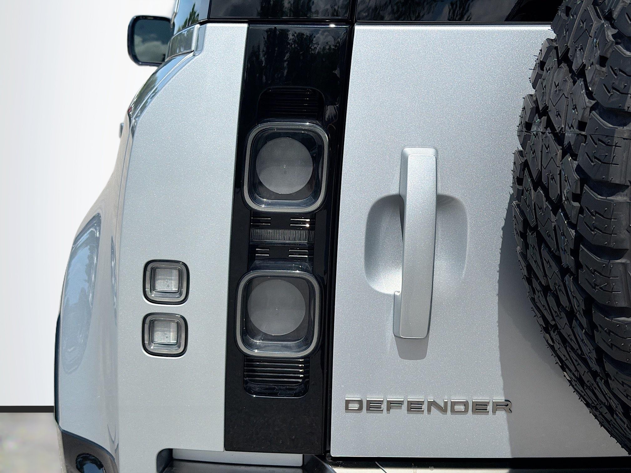 Used 2020 Land Rover Defender 110 X AWD/4WD image 10