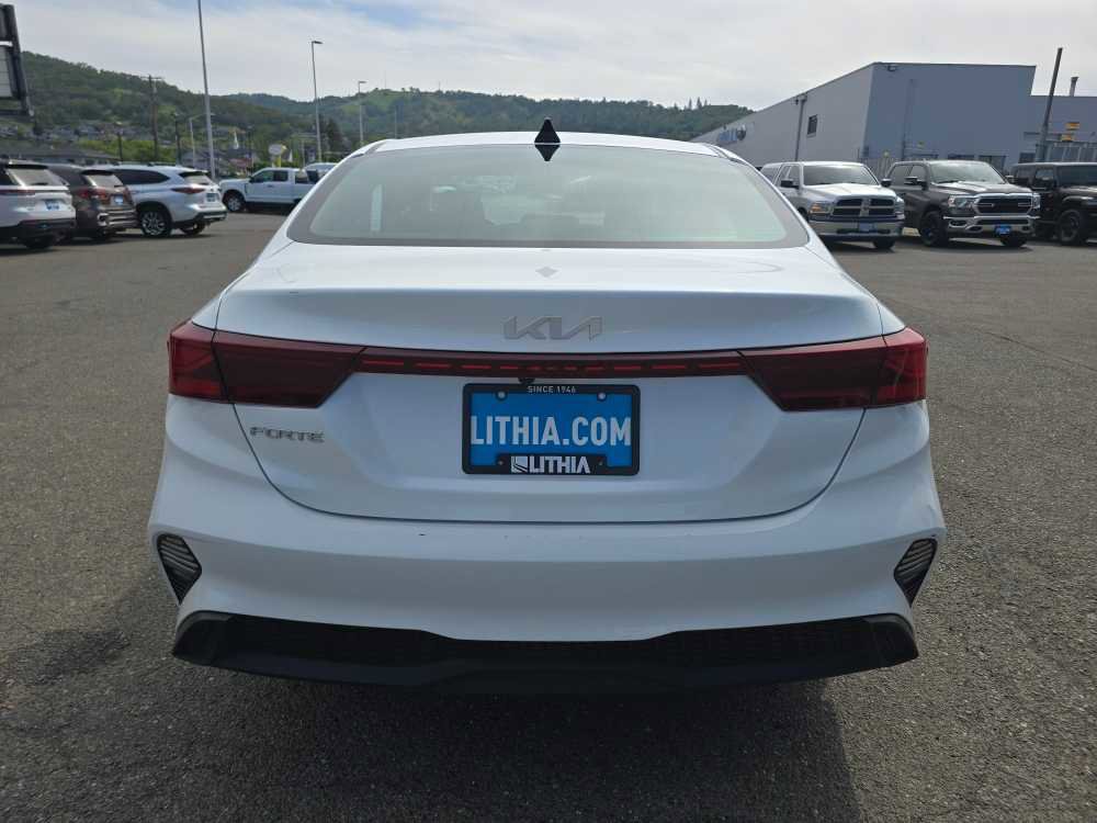 Used 2024 Kia Forte LXS FWD image 4