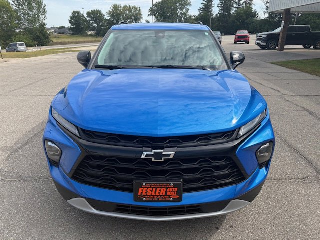Used 2025 Chevrolet Blazer LT w/ Convenience Package image 2