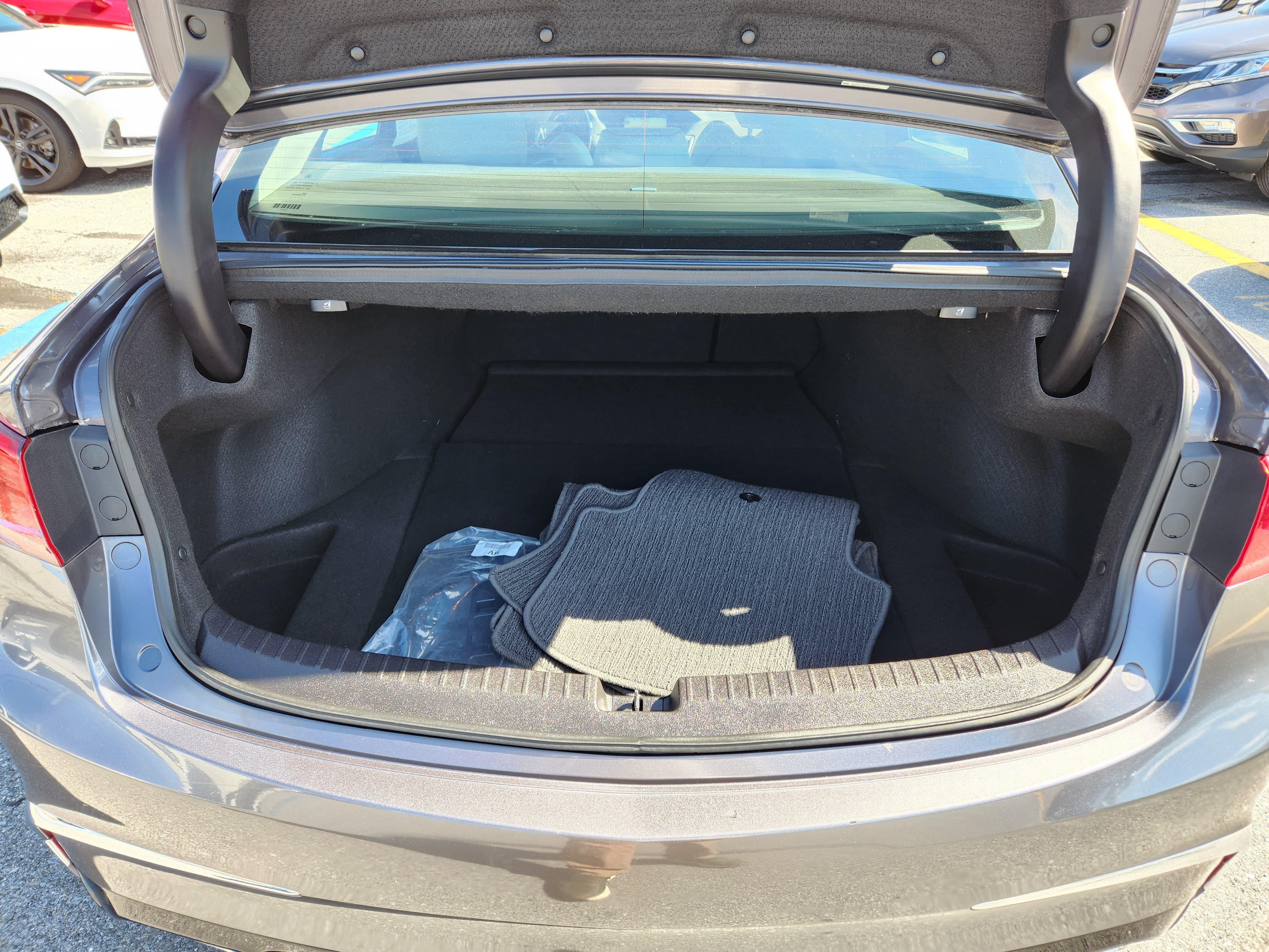 Certified 2018 Acura TLX w/ Technology Package FWD image 8