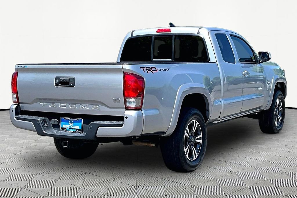 Used 2017 Toyota Tacoma TRD Sport w/ Premium & Technology Package RWD image 6