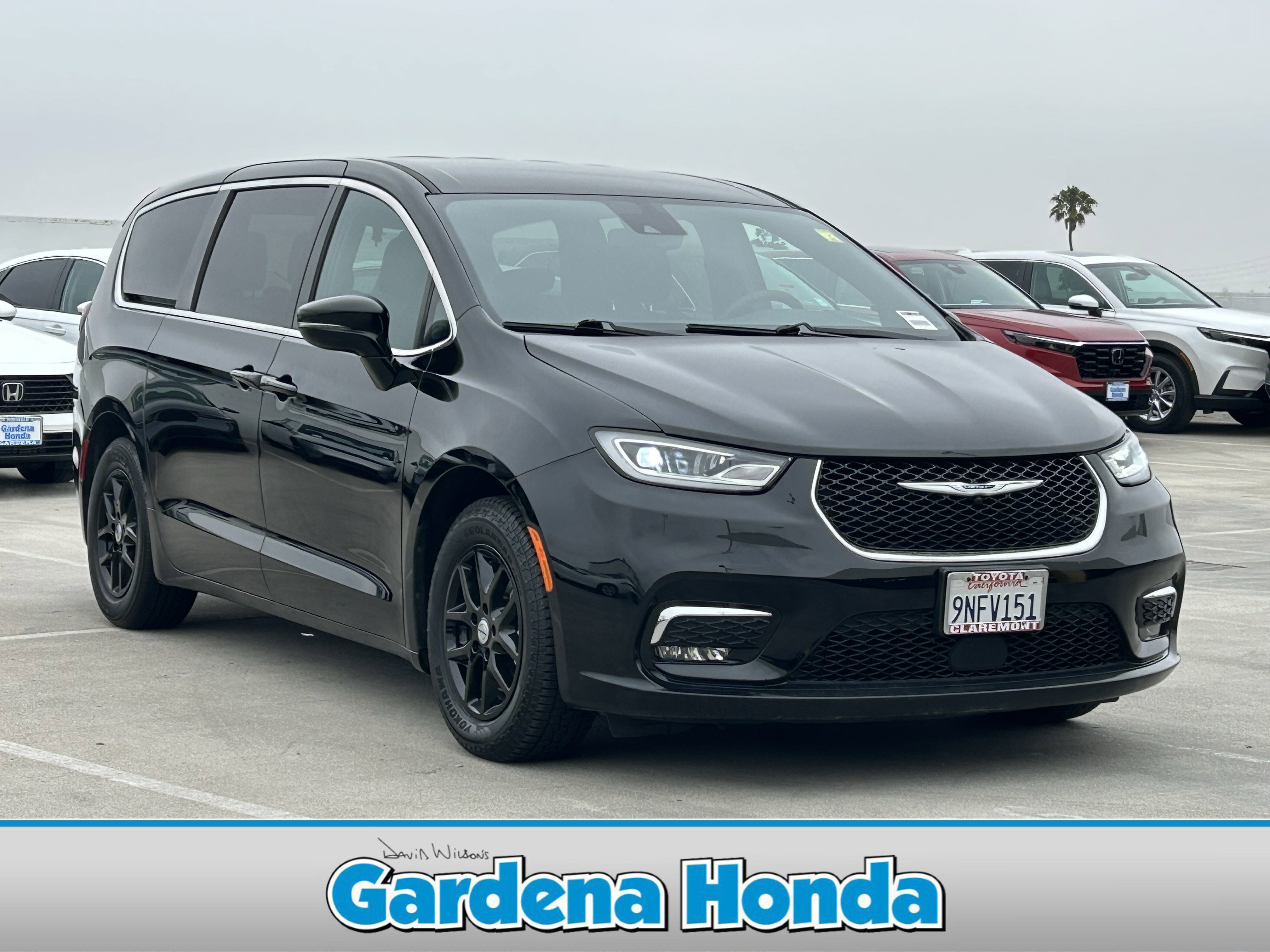 Used 2024 Chrysler Pacifica Touring
