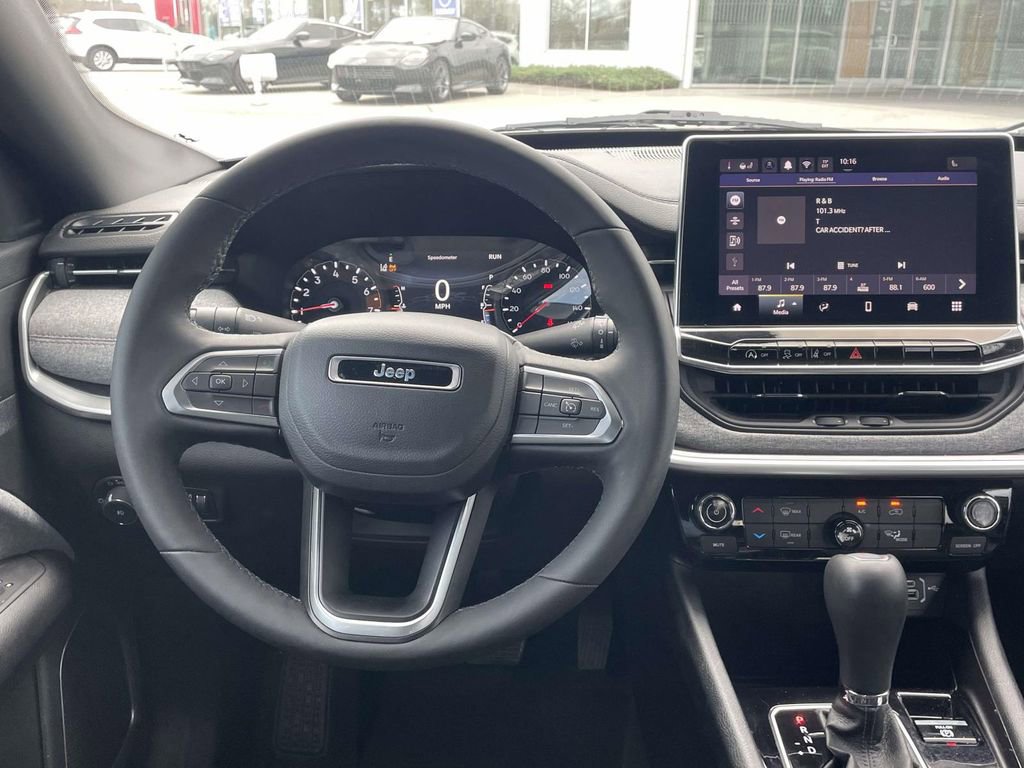 Used 2024 Jeep Compass Latitude image 13