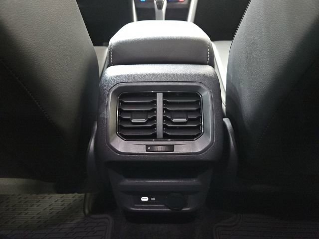Used 2023 Volkswagen Tiguan SE FWD image 25