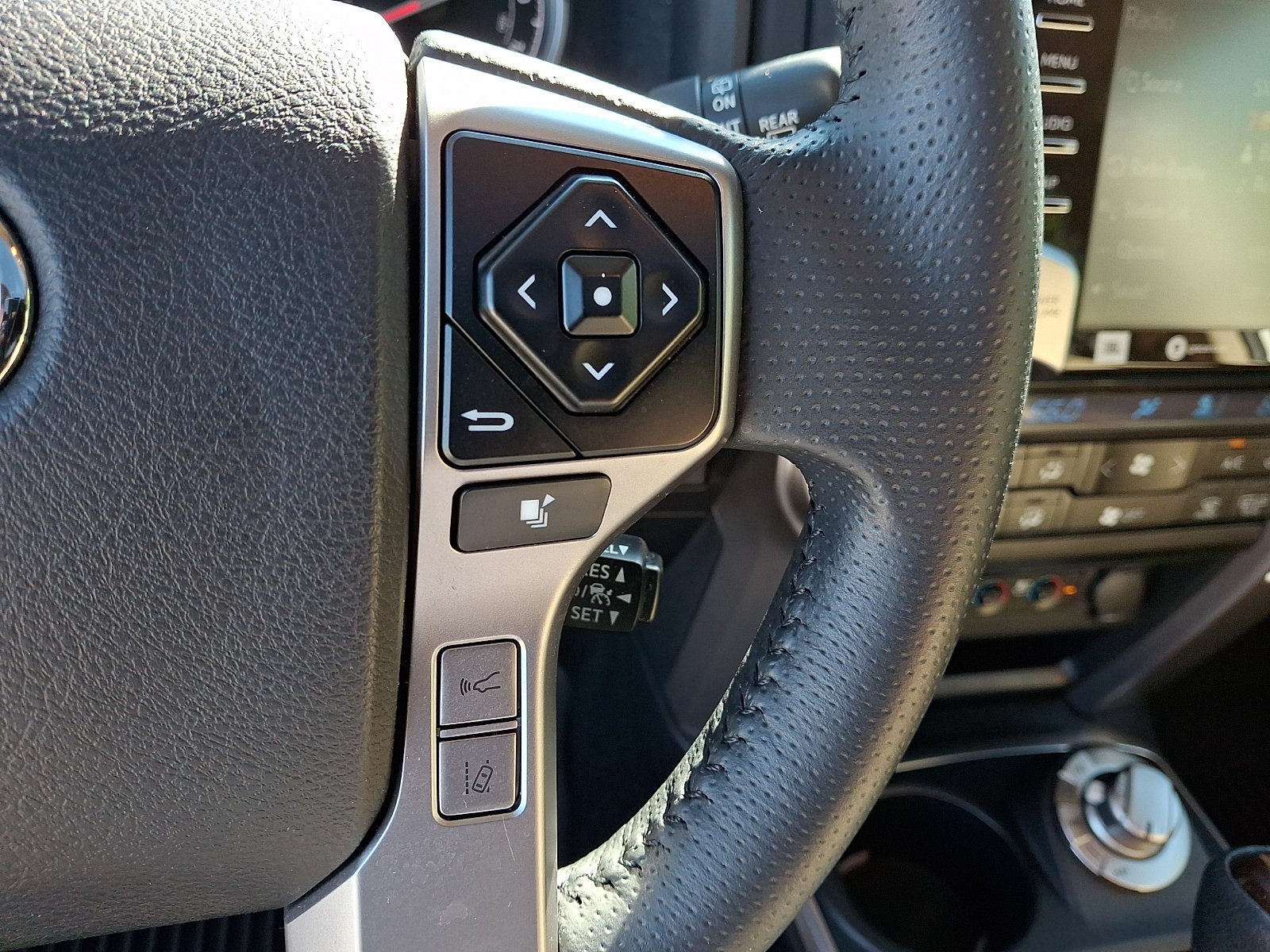 Used 2021 Toyota 4Runner Limited AWD/4WD image 23