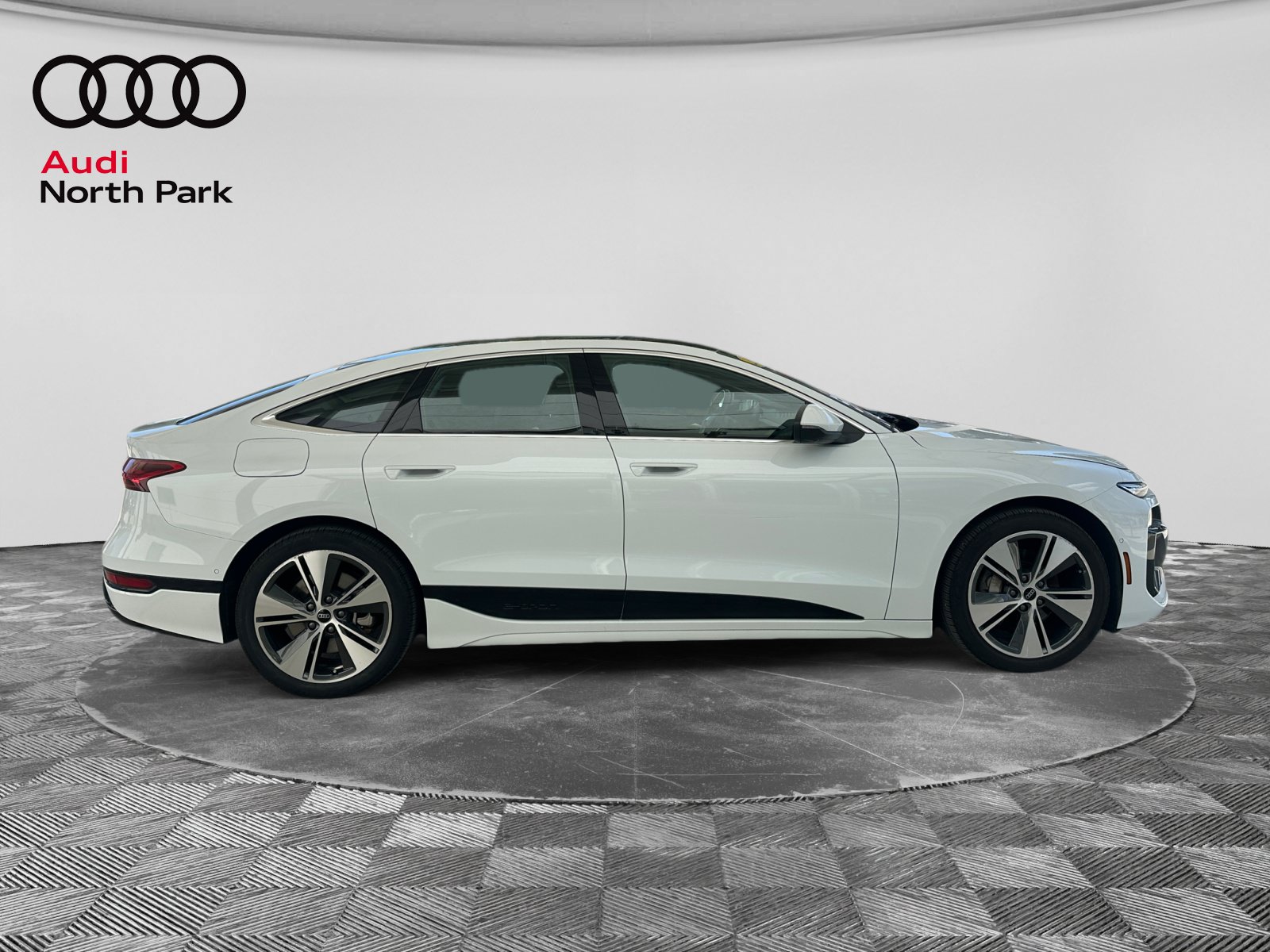 Used 2025 Audi A6 e-tron Premium Plus w/ Premium Plus RWD image 6