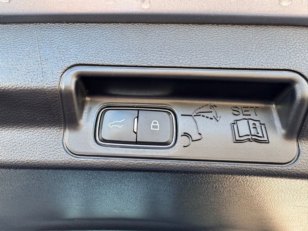 Used 2022 Ford Explorer ST w/ ST Street Pack image 37