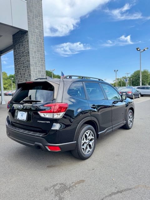 Used 2023 Subaru Forester Premium AWD/4WD image 6