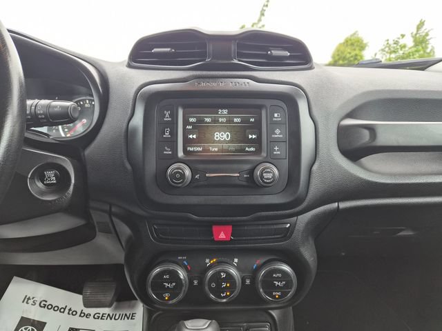Used 2015 Jeep Renegade Latitude w/ Popular Equipment Group AWD/4WD image 21