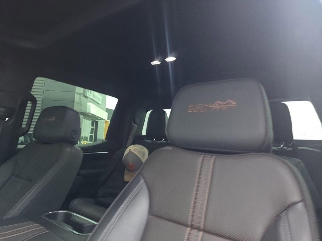 Used 2024 Chevrolet Silverado 1500 High Country w/ Midnight Edition AWD/4WD image 43