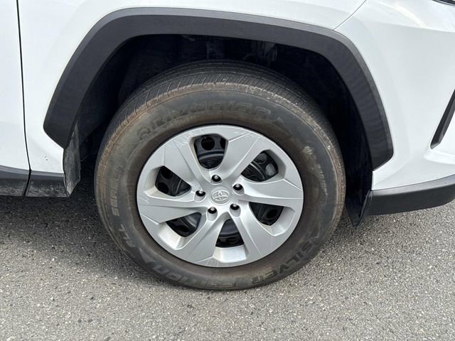 Used 2022 Toyota RAV4 LE image 7