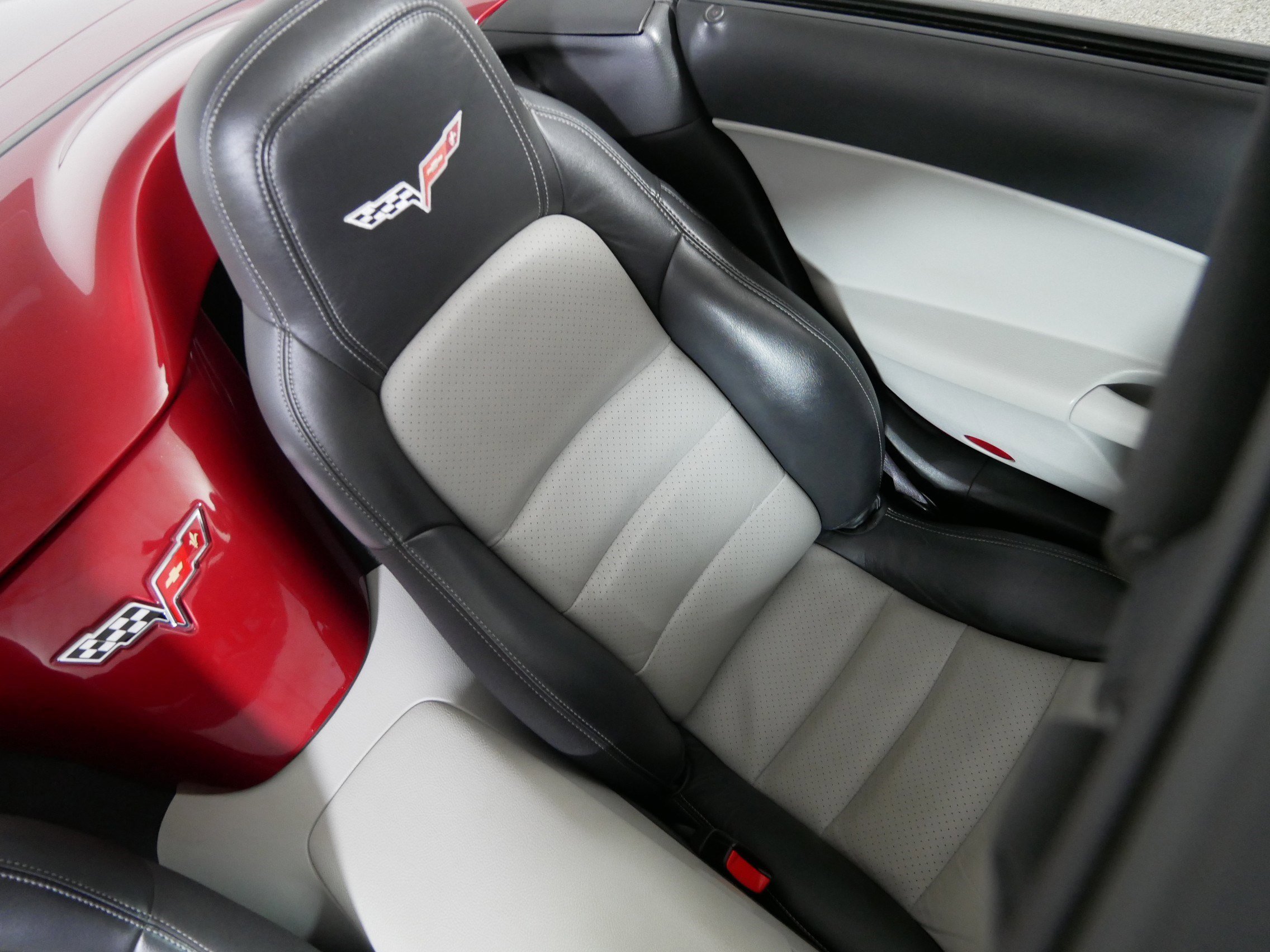 Used 2011 Chevrolet Corvette Grand Sport w/ Preferred Equipment Group image 14