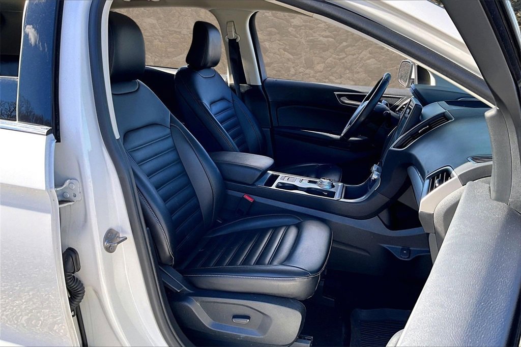 Used 2022 Ford Edge SEL w/ Convenience Package image 7