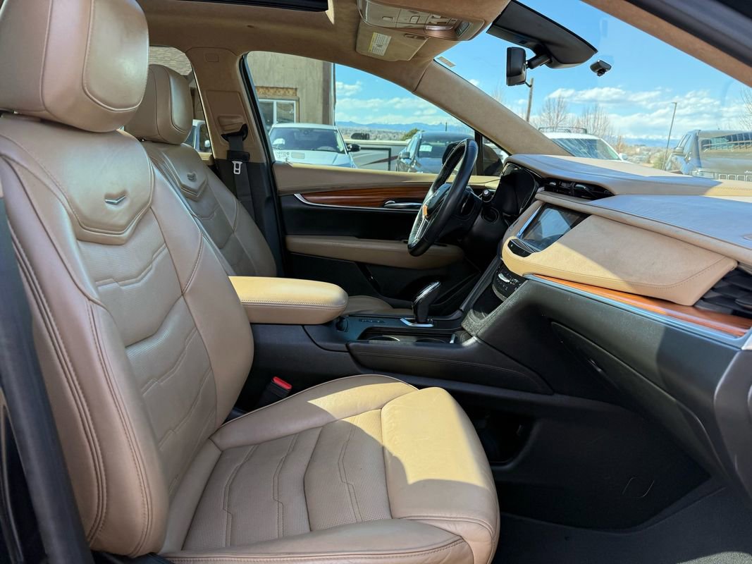 Used 2017 Cadillac XT5 Platinum AWD/4WD image 25
