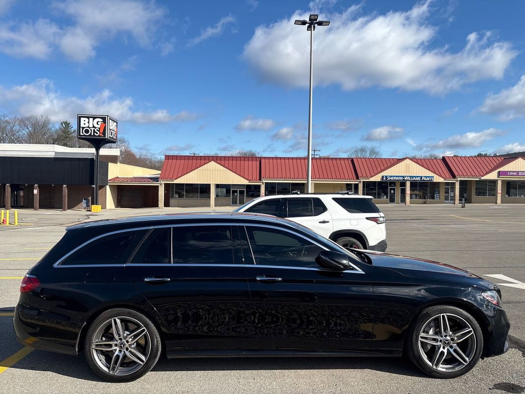 Used 2018 Mercedes-Benz E 400 4MATIC Wagon image 4