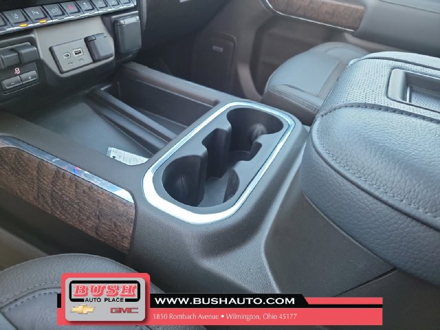 Used 2022 GMC Sierra 2500 Denali w/ Denali Black Diamond Edition AWD/4WD image 29
