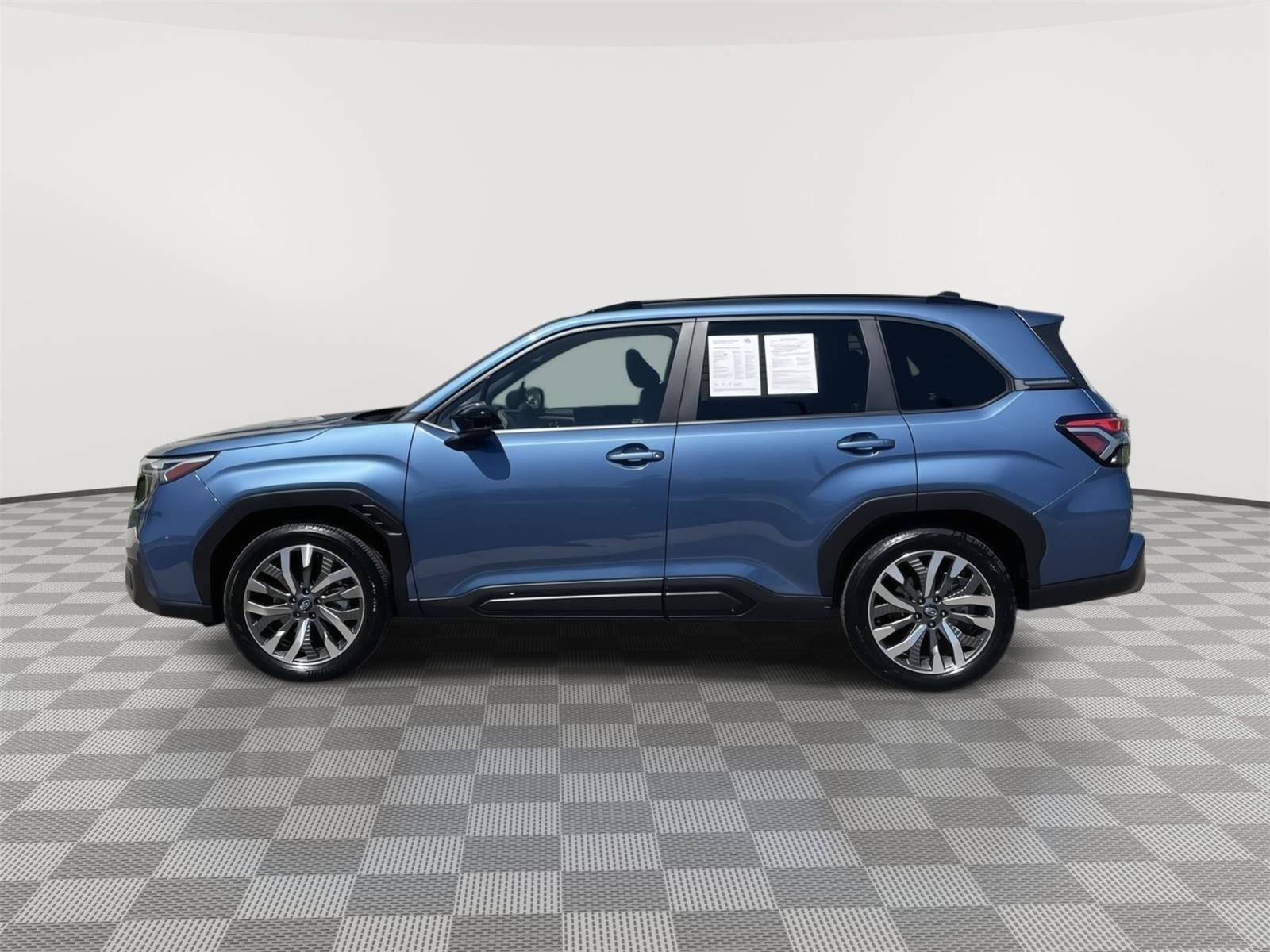 Certified 2025 Subaru Forester Touring AWD/4WD image 22