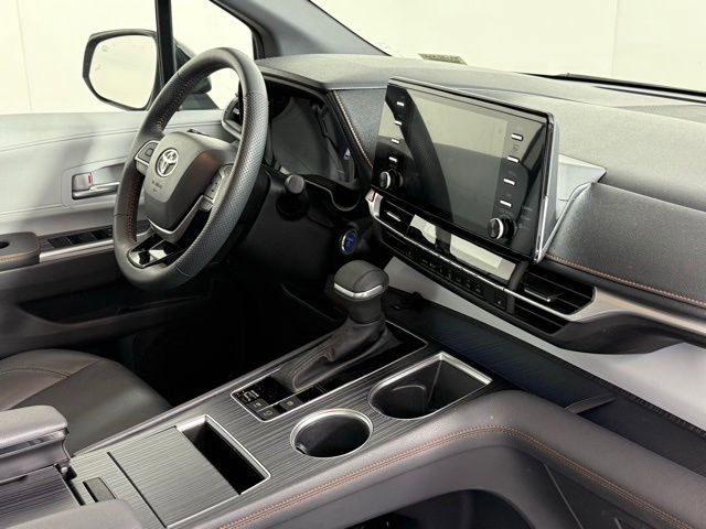 Used 2023 Toyota Sienna XSE image 29