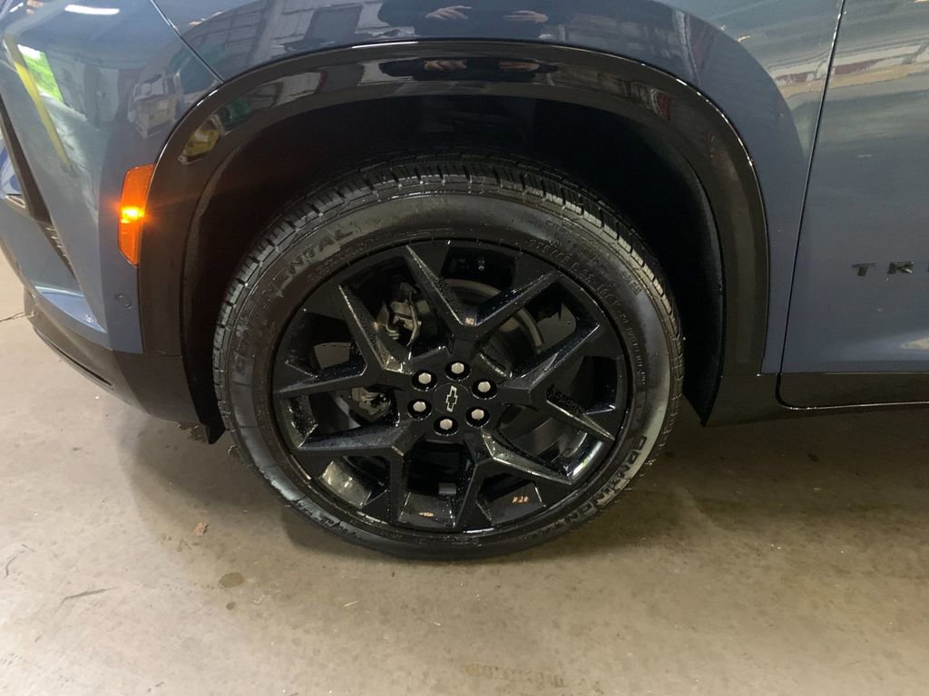 Used 2026 Chevrolet Traverse RS w/ LPO, Floor Liner Package AWD/4WD image 33