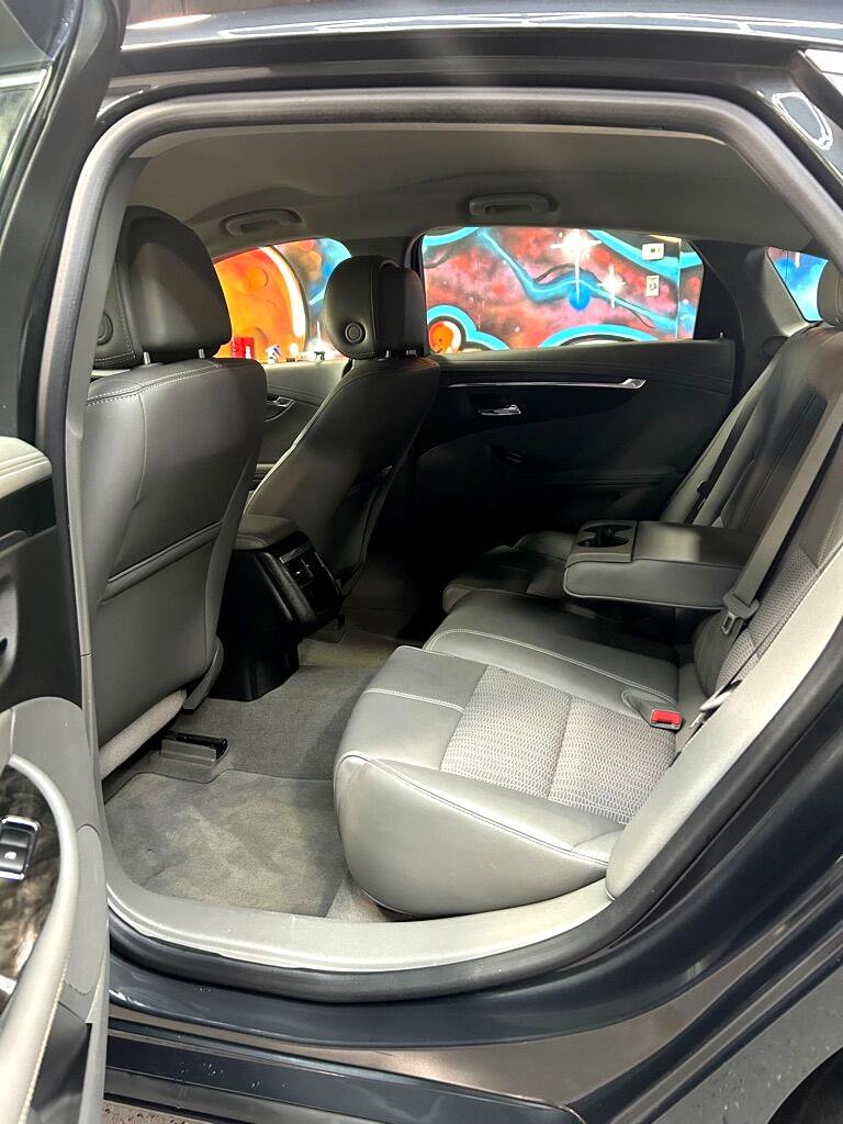 Used 2014 Chevrolet Impala LT w/ Convenience Package image 14