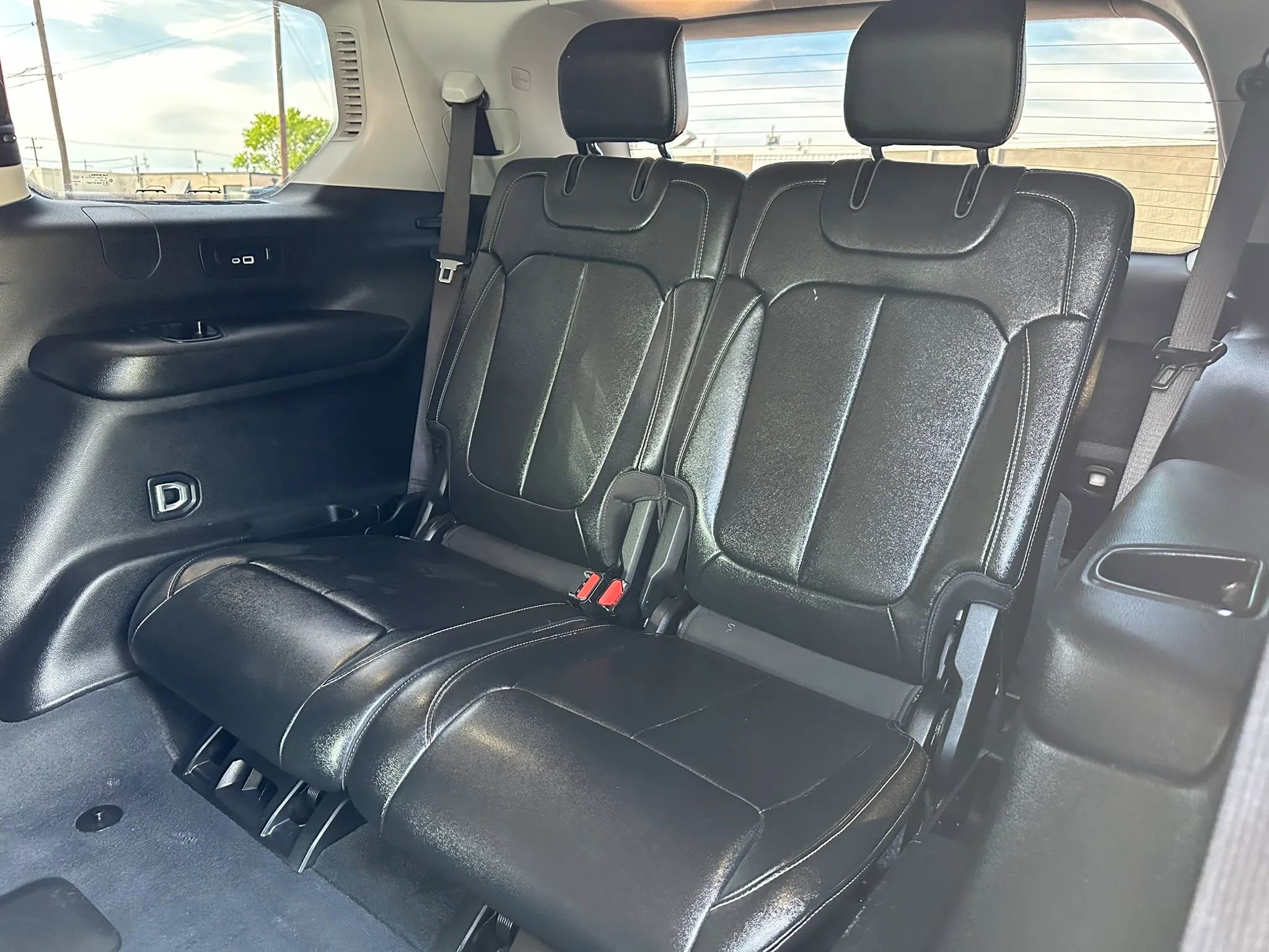 Used 2023 Jeep Grand Cherokee L Limited AWD/4WD image 19