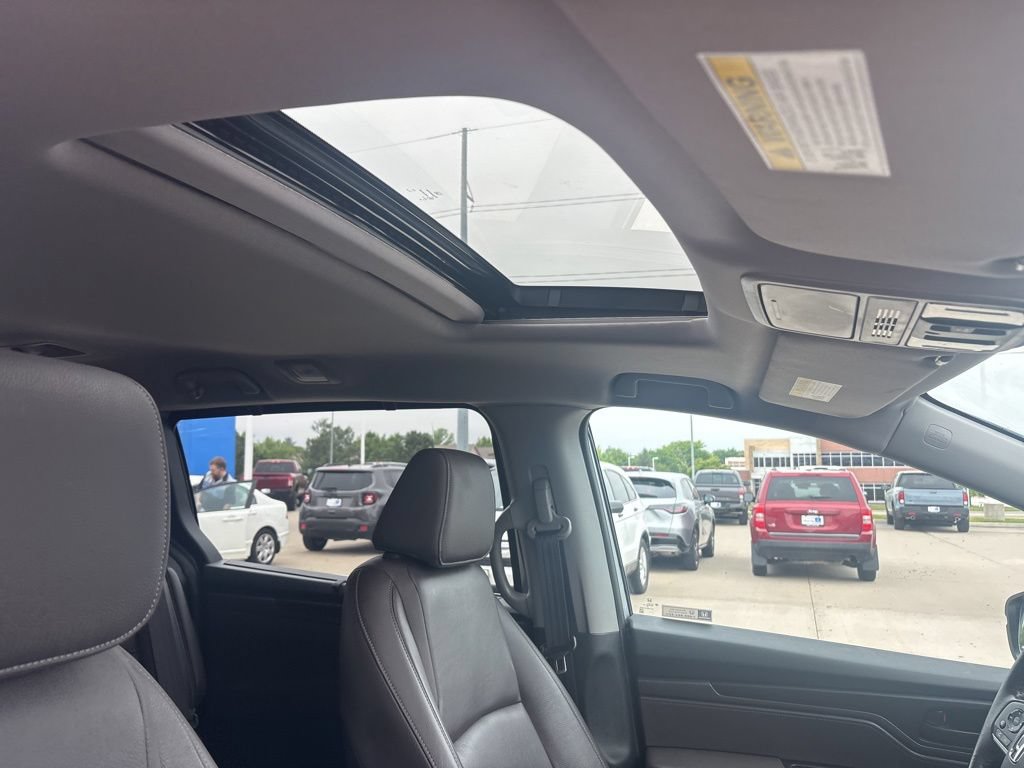 Used 2023 Honda Odyssey EX-L image 32