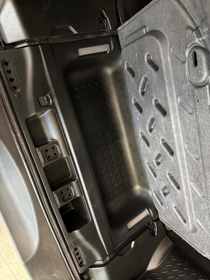 Used 2018 Jeep Wrangler Unlimited Sport w/ Connectivity Group image 37