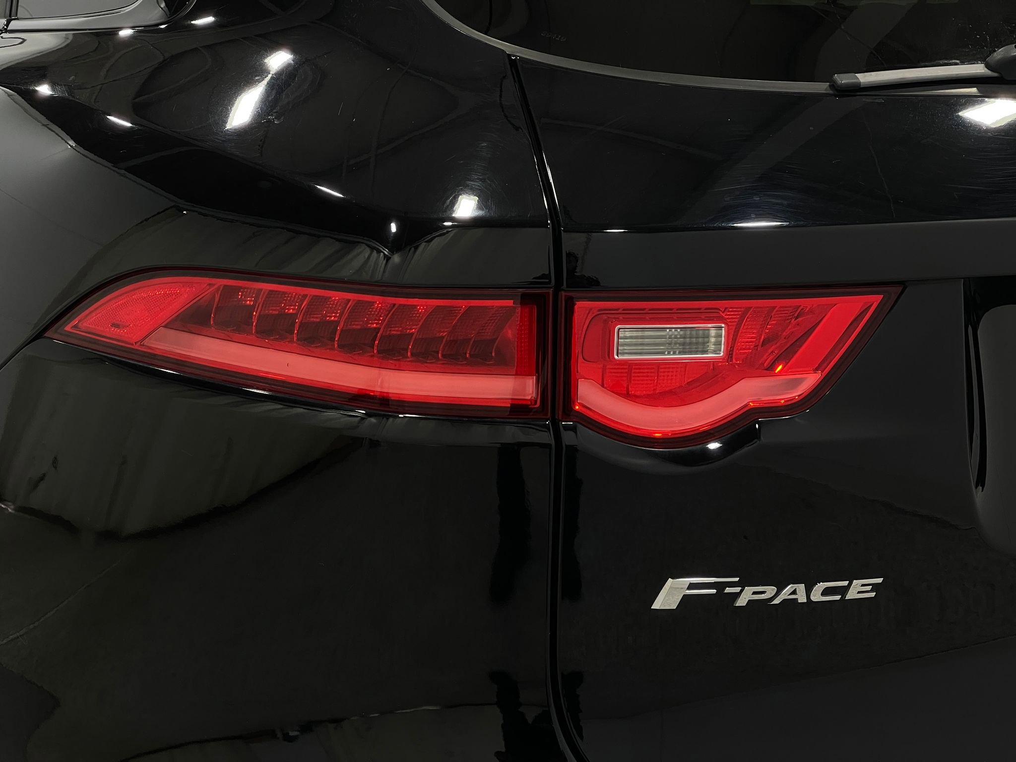 Used 2017 Jaguar F-PACE R-Sport AWD/4WD image 34