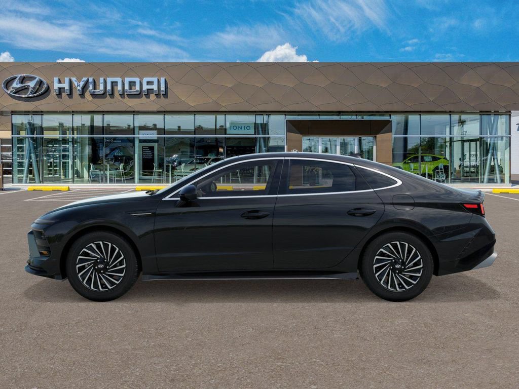 New 2026 Hyundai Sonata Limited FWD image 3