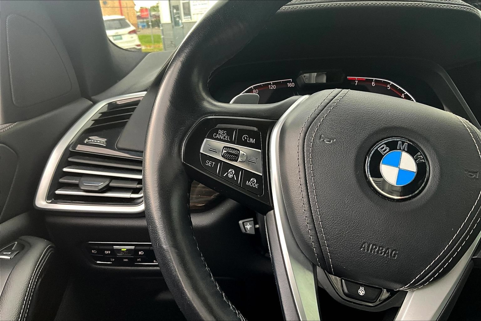 Used 2020 BMW X5 xDrive40i w/ Premium Package AWD/4WD image 13