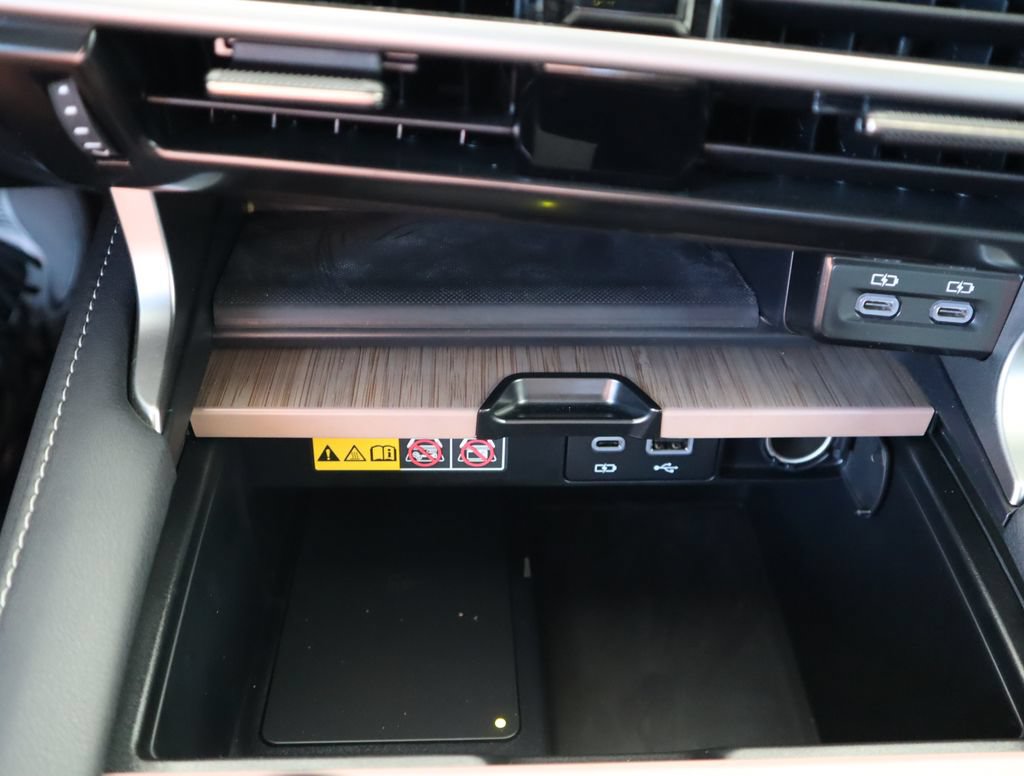 Used 2024 Lexus RX 450h AWD w/ Luxury Package image 28