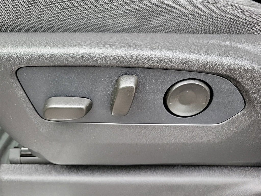 New 2026 GMC Sierra 2500 SLE w/ SLE Value Package; image 16