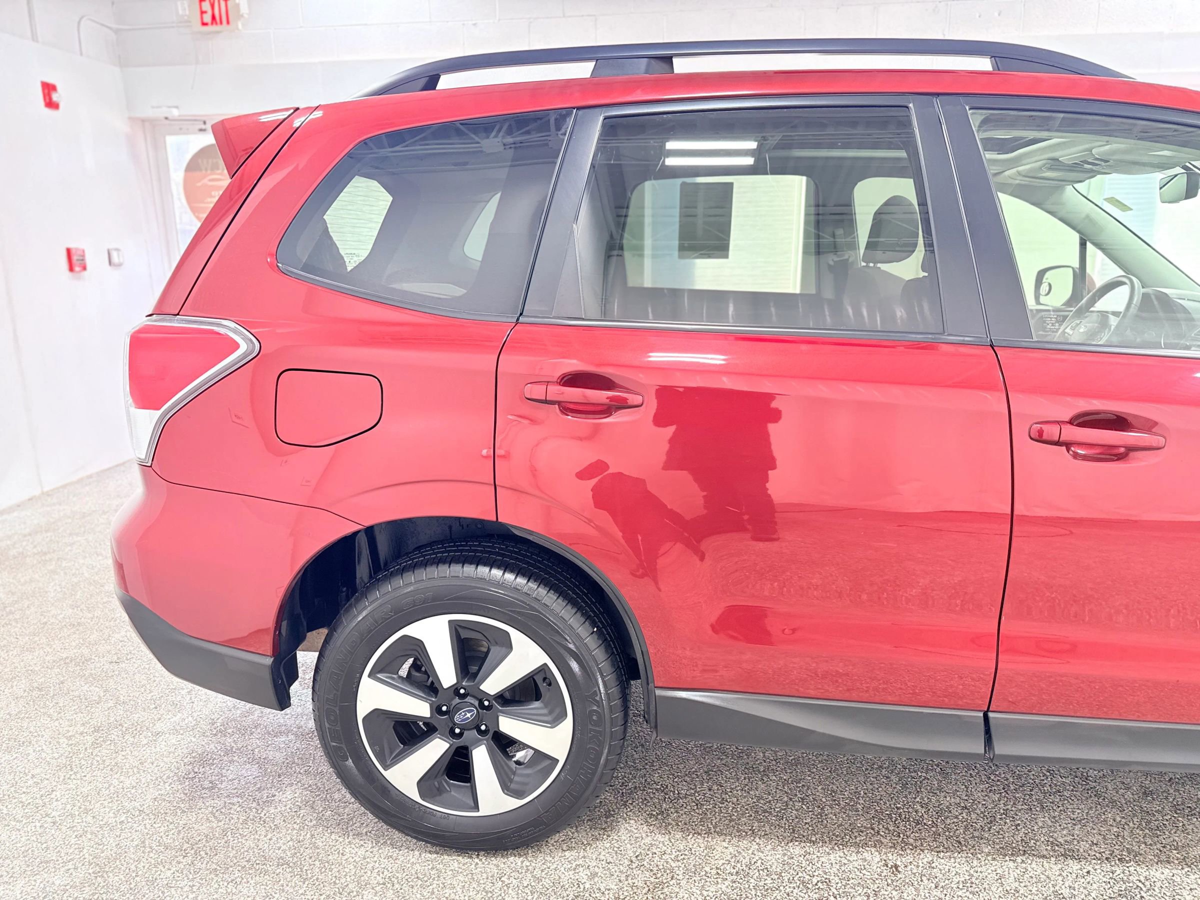 Used 2017 Subaru Forester 2.5i Premium w/ Popular Package #2A AWD/4WD image 7