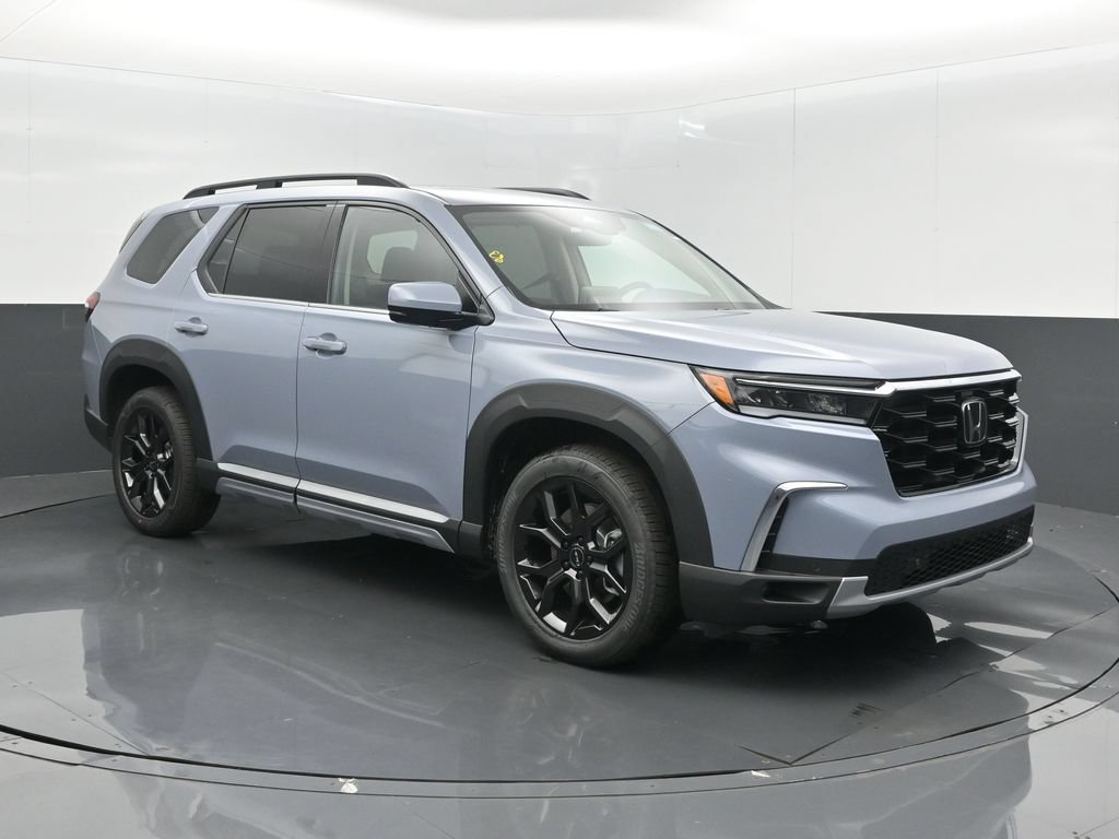 New 2025 Honda Pilot Touring image 1