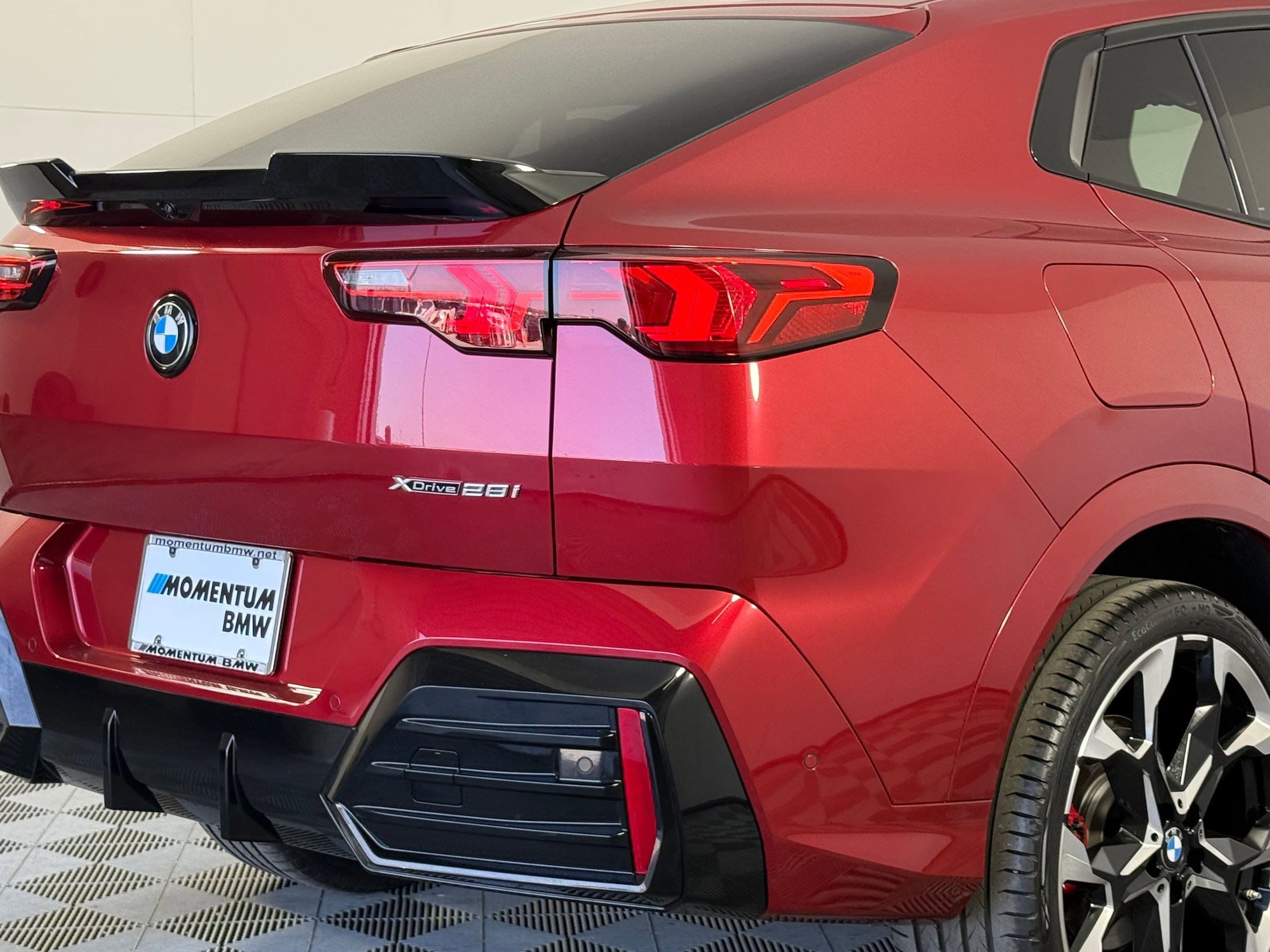 Used 2025 BMW X2 xDrive28i w/ Premium Package image 12