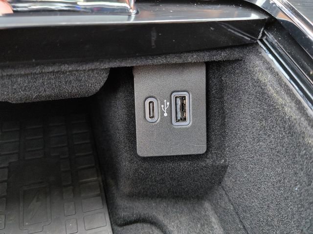 Used 2022 Lincoln Nautilus Reserve w/ Equipment Group 202A image 25