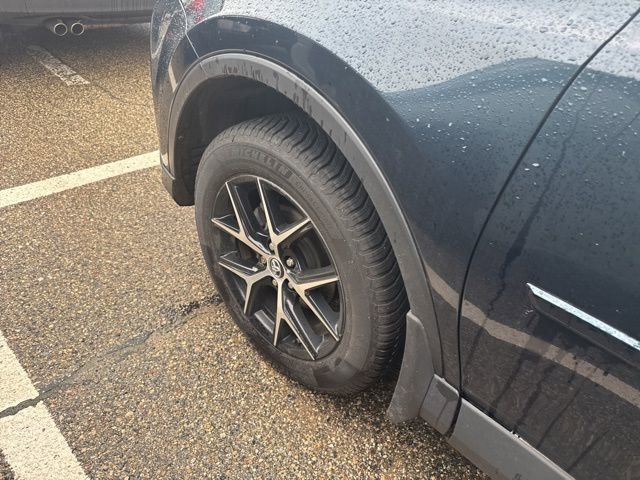 Used 2017 Toyota RAV4 SE image 8